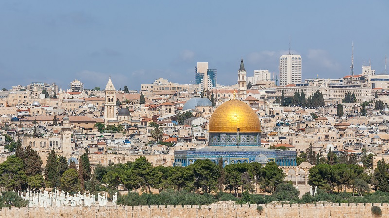 Tempelberget med fokus p Klippdomen och dess gyllene kupol.